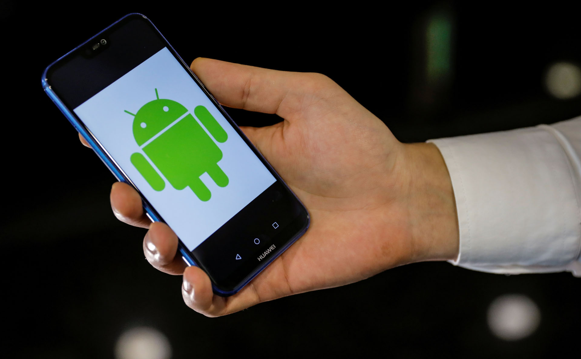 Google неперепрошитые смартфоны на android. Смартфон андроид. Android смартфон. Российских Android-смартфон. Nashstore.